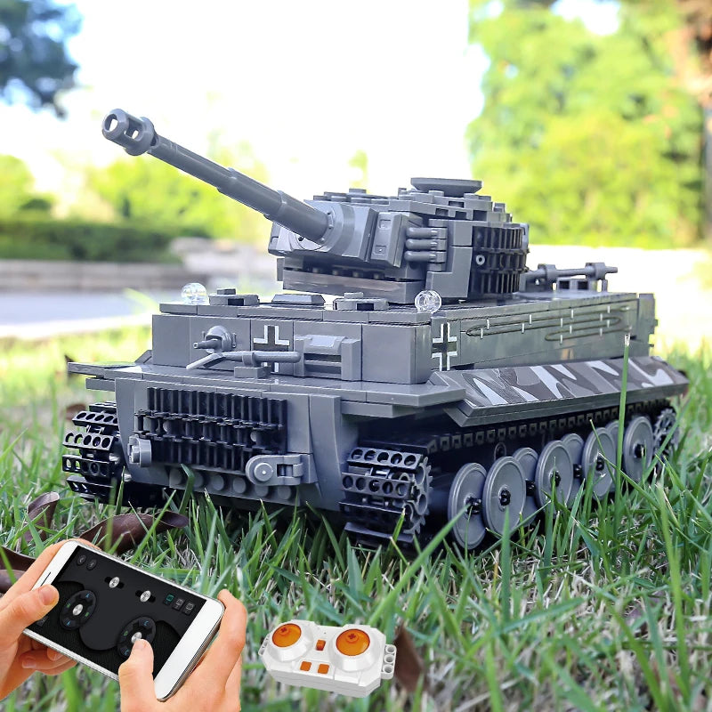 MOULD KING 20014 Technical Remote Control Tank Building Blocks Military Battle Tank MOC Bricks Educational Toys Birthday Gifts